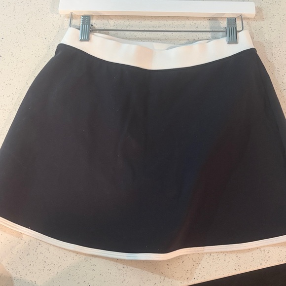 Alo Airbrush Streamlined Skirt + Bra Tank Set - Picture 12 of 12